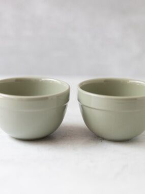 Set of 2 mini Figmint green stoneware small prep ice cream mixing bowls 3.75"